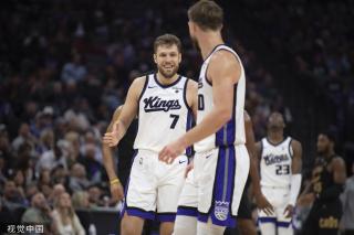 他们在防守 他们在防守